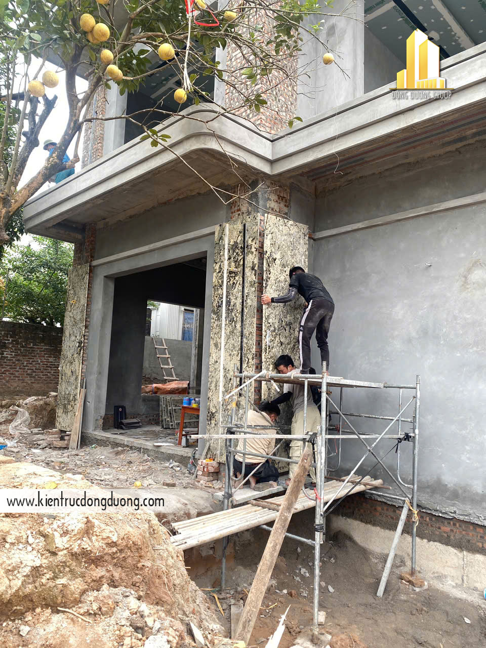 thi công thực tế biệt thự vườn 2 tầng mái nhật